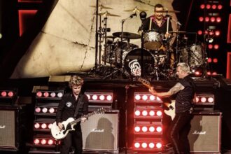 American Idiot in the End Zone: Green Day’s Gamble