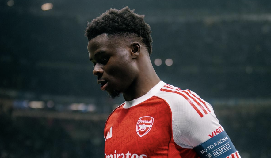 Bukayo Saka looking frustrated on the pitch at Molineux Stadium