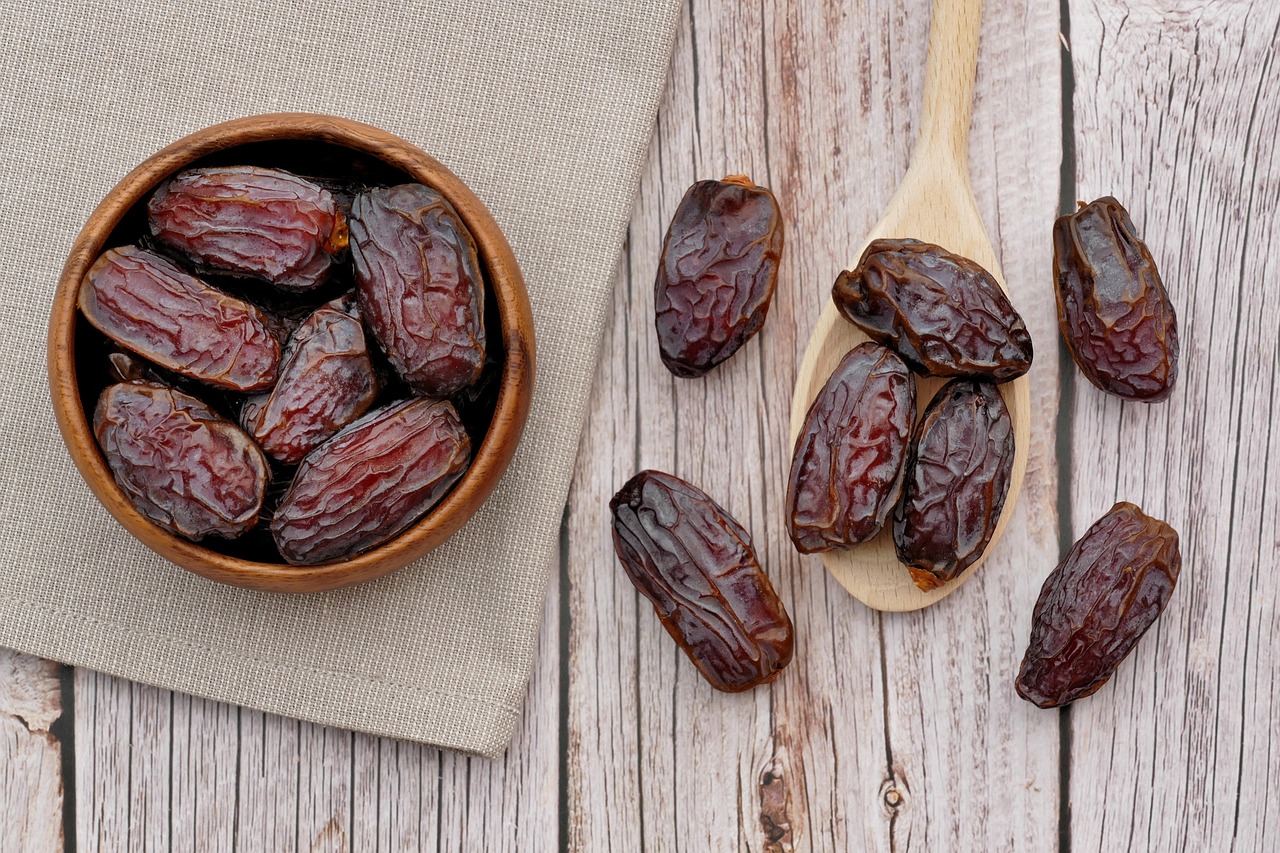How Prophet Muhammad SAW Used 5 Massive Secrets for Dates